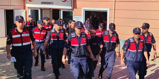 Alacak-verecek kavgasnda yeenini ldren day ile birlikte 2 kii tutukland