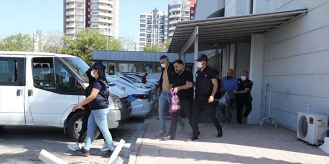 Mersin'de terör operasyonunda yakalanan 4 zanlıdan 3'ü tutuklandı