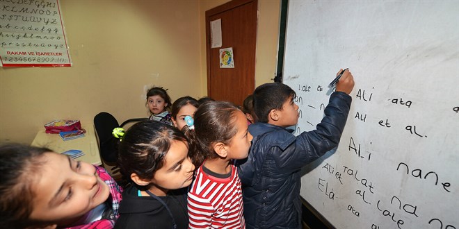 Milli Eğitim Bakanı Tekin: Türkiye'de 790 bin Suriyeli öğrenci var