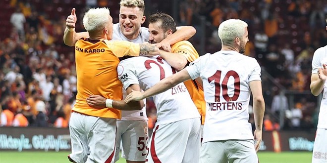Samsunspor'u 4-2 ile geen Galatasaray, yenilmezlik serisini 16 maa kard