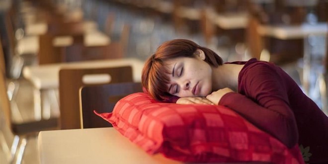 Yetişkinlerin yüzde 50'si uykusuzluk çekiyor