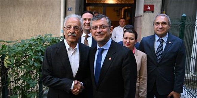 CHP Grup Ba�kan� �zel, Murat Karayal��n ve ADD'yi ziyaret etti