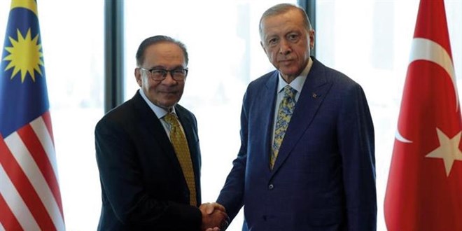 Cumhurbaşkanı Erdoğan, Türkevi'nde Malezya Başbakanı İbrahim'i kabul etti