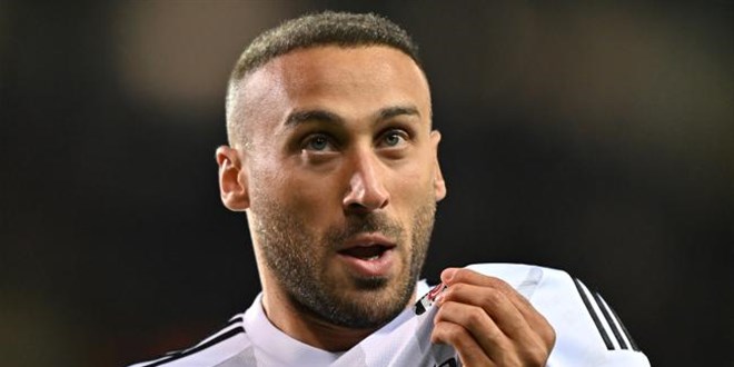 Cenk Tosun, Quaresma ve Bobo'yu yakaladı