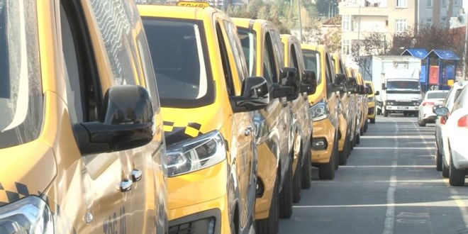 İstanbul'da taksi karmaşası devam ediyor, taksiciler çözüm bekliyor