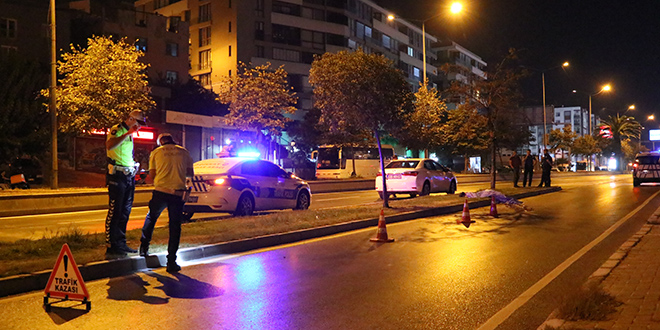 Refüje çarpan motosikletteki öğretmen hayatını kaybetti