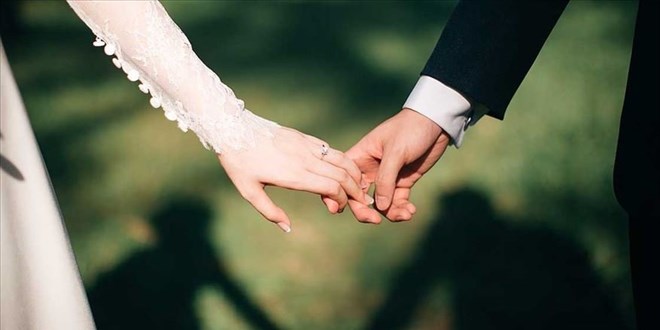 Yuvayı devlet baba kuracak! Evlenecek gençlere faizsiz kredi