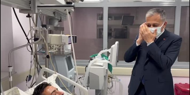 Erdoğan'ın terör saldırısında yaralanan polis Demirel ile görüşme görüntüleri paylaşıldı