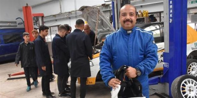 Öğrenciler yarış aracı yaptı; ralli pilotu okul müdürü 2 kupayla döndü