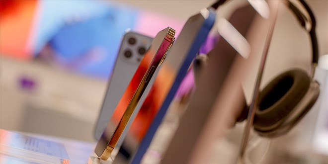 Apple kabul etti: iPhone 15'de ısınma problemi var