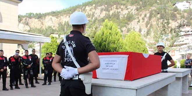 Şehit polis memuru Emirhan Şimşek'in cenazesi Hatay'da defnedildi