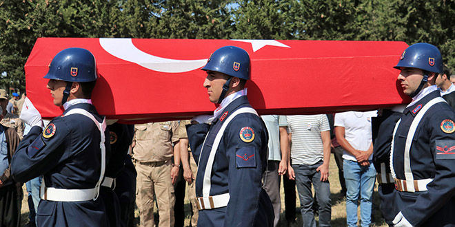 Kazada yaşamını yitiren uzman çavuşun cenazesi Hatay'da defnedildi