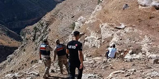 3 gündür kayıp olarak aranıyordu... Kayalıklarda ölü bulundu