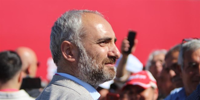 İsmail Saymaz'ın kamu görevlisine hakaret iddiasıyla yargılanmasına başlandı