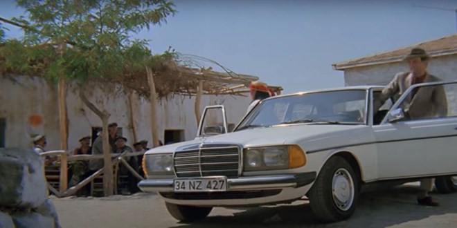 Kemal Sunal'ın filmlerinde de kullandığı arabayı satışa çıkardı