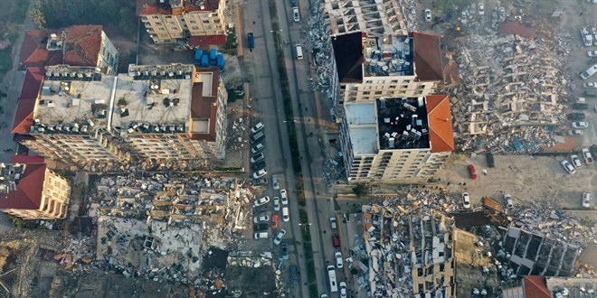 Depremde 36 kişinin öldüğü apartmanın mimarı tutuklandı