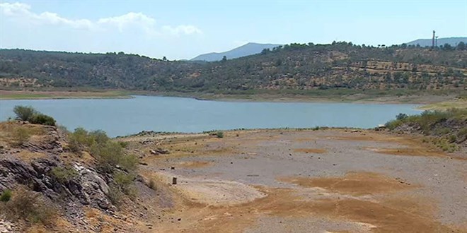 Ünlü turizm kentine su sağlayan barajlarda su bitti