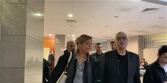 Sanatçı Cengiz Kurtoğlu'nun 'yaralama' ve 'hakaret' suçlarından 1 yıl 9 aya kadar hapsi istendi