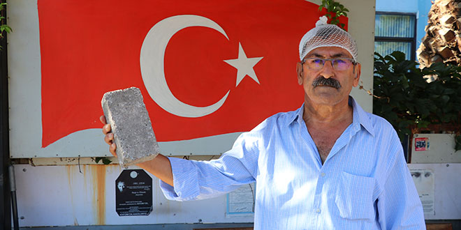 Kaldırım taşlı saldırıya uğrayan taksici konuştu