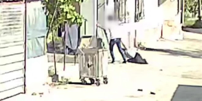Adana'da dede ve babaannesini kürekle darbettiği öne sürülen zanlı tutuklandı