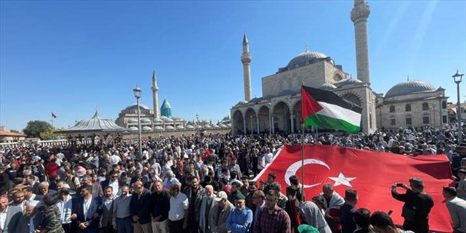 Konya ve çevre illerde Filistin'de hayatını kaybedenler için gıyabi cenaze namazı kılındı