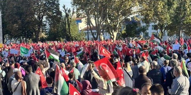 stanbul'da Filistinlilere destek; binlerce kii Beyazt'tan Ayasofya'ya yrd