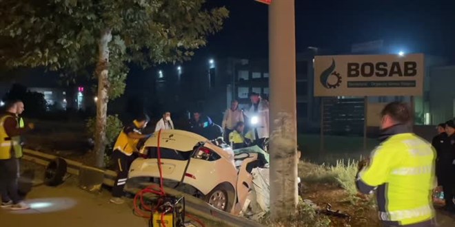 Doğum günü eğlencesi dönüşü meydana gelen kazada 3 kişi öldü