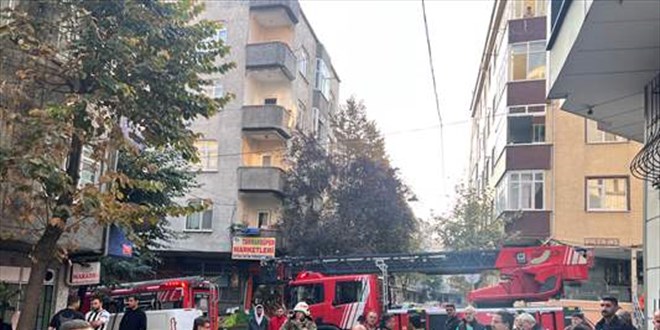 Esenler'de bir apartmanda çıkan yangında mahsur kalan 19 kişi kurtarıldı