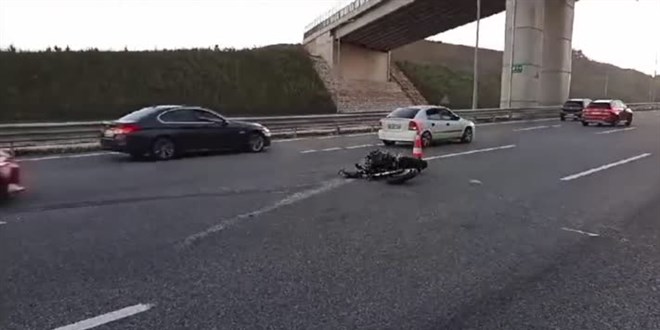 Kuzey Marmara Otoyolu'nda tıra çarpan motosikletin sürücüsü öldü