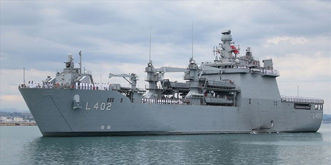 Yardım malzemeleri taşıyan TCG Bayraktar, Libya'ya ulaştı