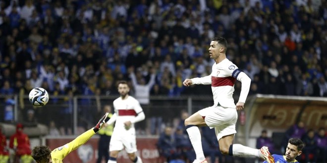 Ronaldo bir ilki daha başardı