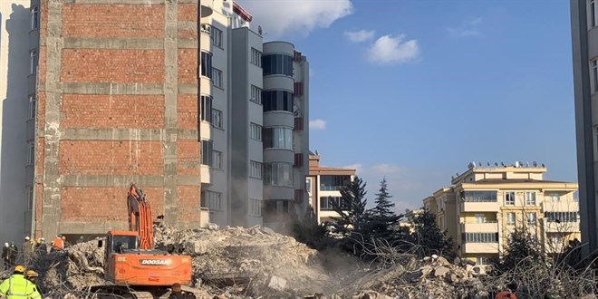 Depremde 134 kişinin öldüğü site statik projeden farklı yapılmış
