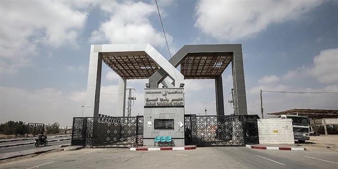 Refah Sınır kapısı açıldı: Yardım tırları geçiş yapıyor
