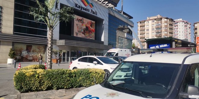 AVM temizlik personeli, mescitte ölü bulundu