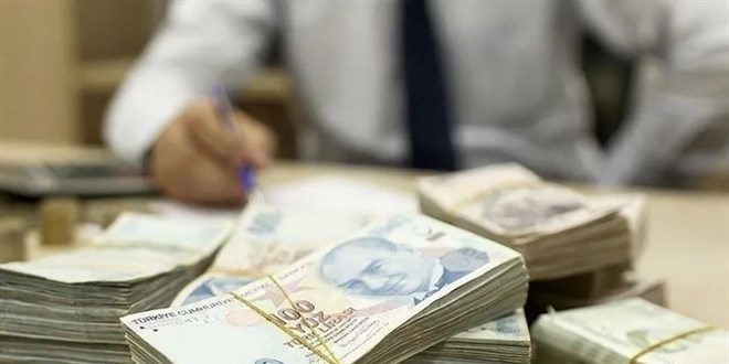Bankalar Türk Lirası mevduat faizlerini düşürmeye başladı