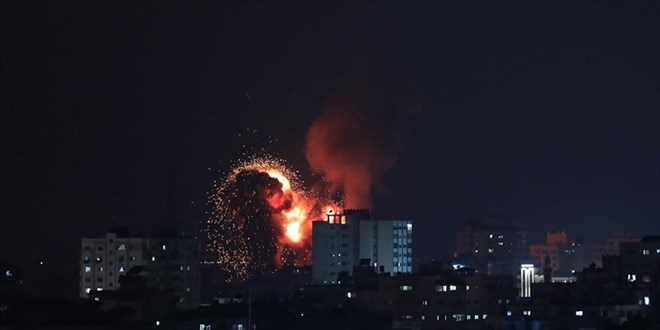 srail ordusunun Gazze'ye saldrlar sonucu yaamn yitiren gazeteci says 23'e kt
