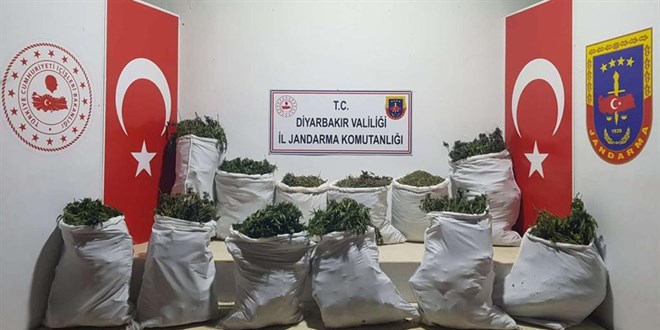 Diyarbakr'da 240 kilogram esrar ele geirildi