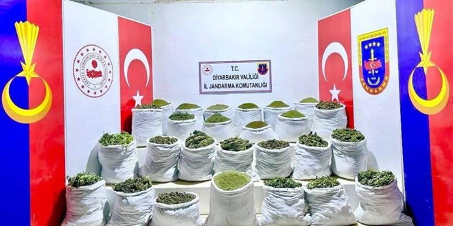 Diyarbakr'da 1 ton 640 kilogram esrar ele geirildi