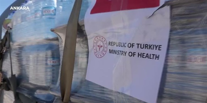 Bakan Koca, Gazze için yardım malzemeleri taşıyan 2 uçağın Mısır'a ulaştığını bildirdi