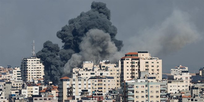 İsrail savaş uçakları, gece boyunca Gazze Şeridi'ni bombaladı