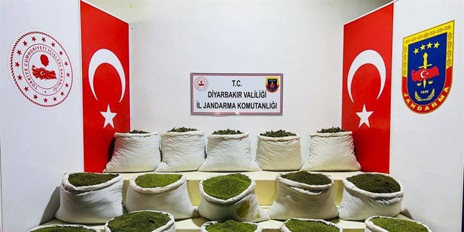 Diyarbakr'da 1 ton 354 kilogram esrar ele geirildi