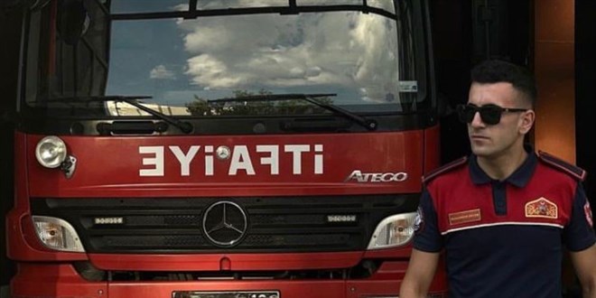 Otomobiliyle tarlaya uçan genç itfaiye eri hayatını kaybetti