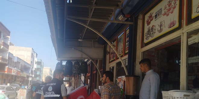 Şanlıurfa'da bir esnaf tartıştığı zabıta memurunu bıçakla yaraladı