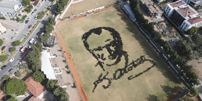 zmir'de 4 bin renci zeybek oynad