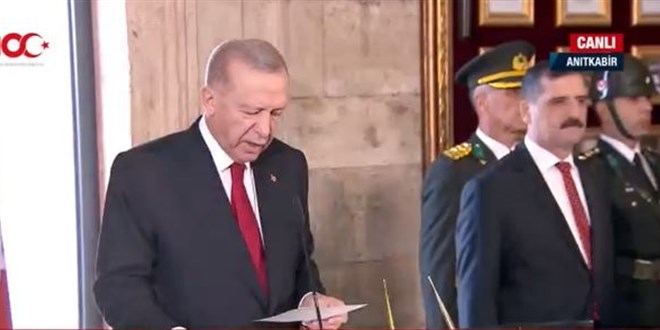 Devlet erkanı Anıtkabir'de