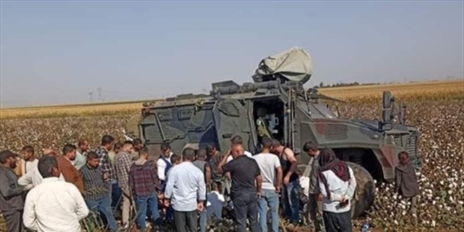 Şanlıurfa'da askeri aracın devrilmesi sonucu 3 asker yaralandı