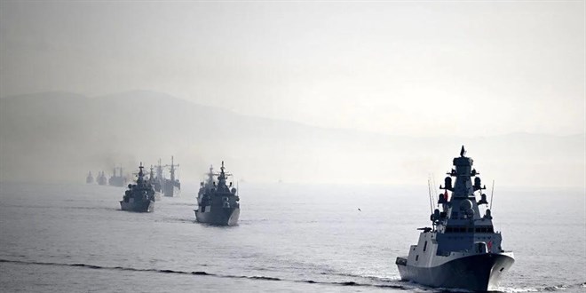 İstanbul Boğazındaki Türk donanma tarihinin en büyük resmigeçidi tamamlandı