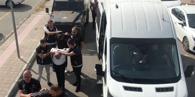 610 kilogram kokain ele geçirilmesiyle ilgili 3 zanlı tutuklandı