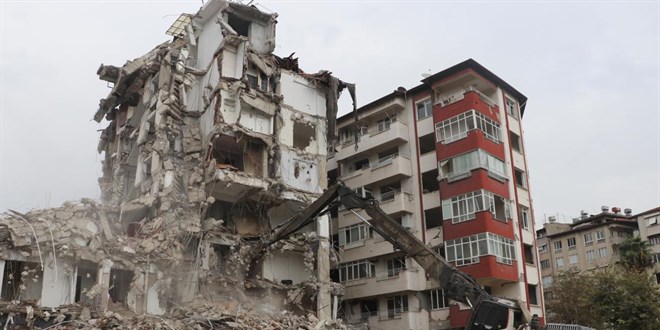 Depremde 30 kiinin hayatn kaybettii binann antiye efi tutukland