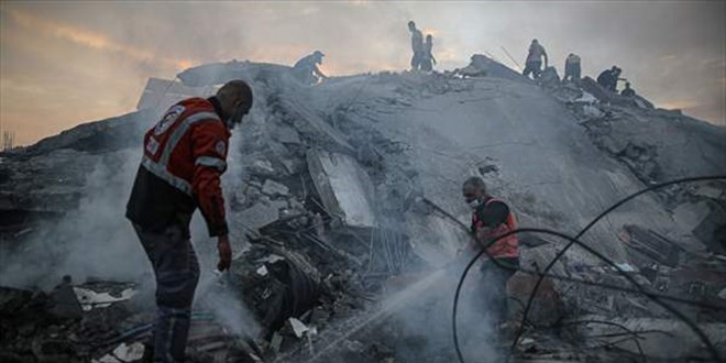 BBC, İsrail'in Gazze'de sivillerin göç etmesini istediği güney bölgesini vurduğunu doğruladı